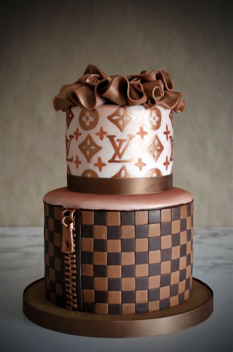 lv men birthday cake|louis vuitton cake patterns.